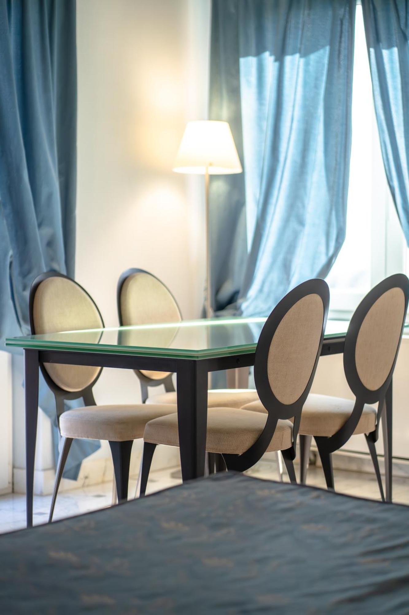 Le Relais Hotel