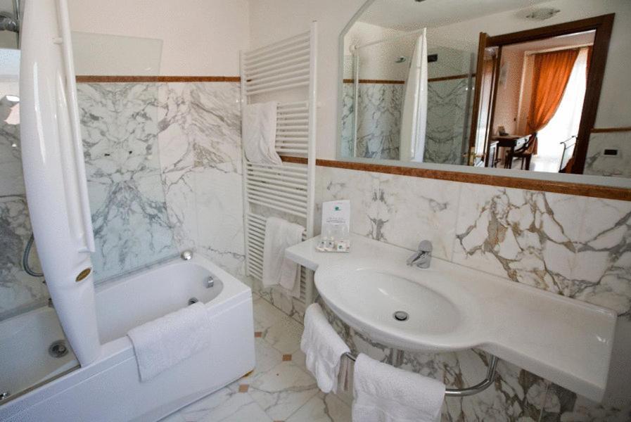 Hotel Le Relais 3*